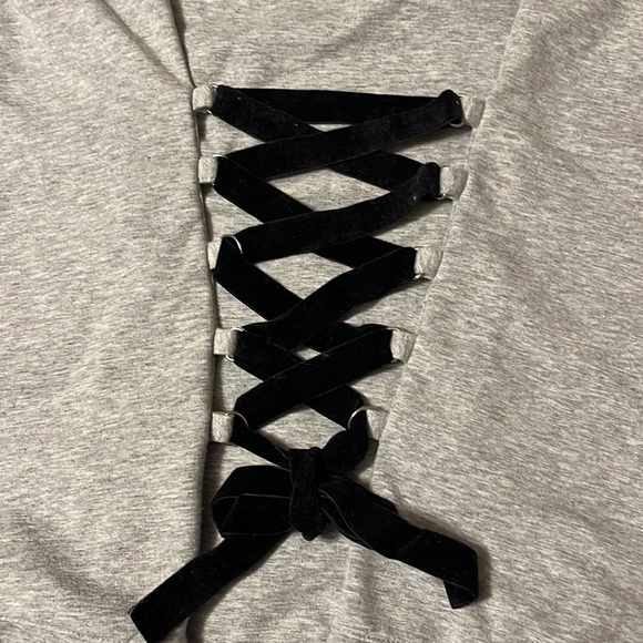 Trouve’ front lace sweatshirt, gray. Sz small - Picture 4 of 6